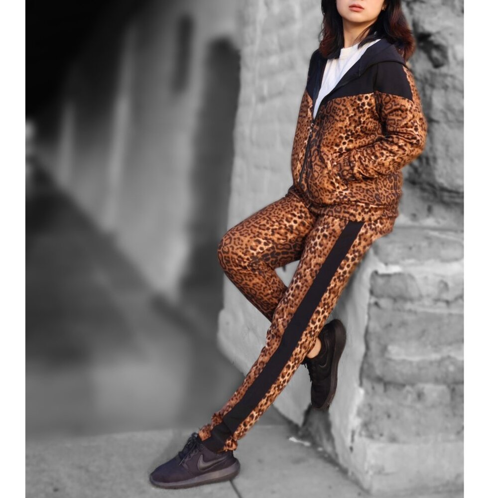 Comfy Chic Zippered Hoodie & Pants Set Leopard Animal  Print Black Stripe NEW